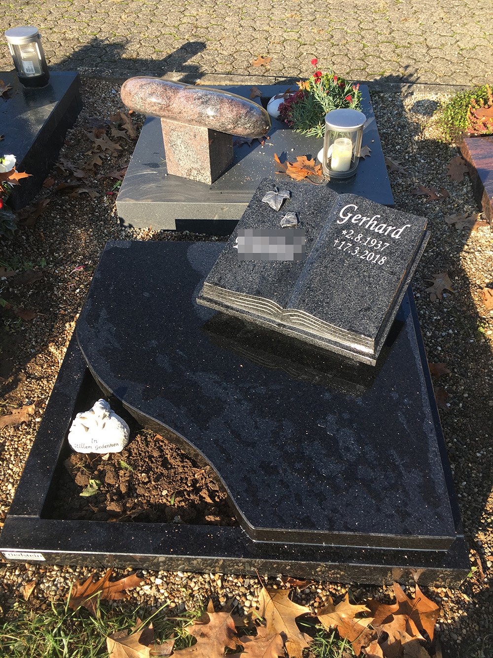 Urnengrabstein Buch Beispiel